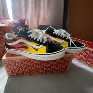 Size 8 men’s Vans  Black w/ flames